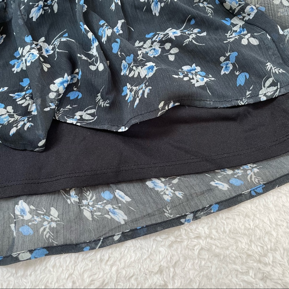 Blue flowy floral skirt - Picture 3 of 4